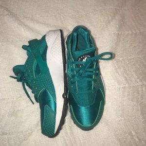 Nike Air Huaraches Wmns